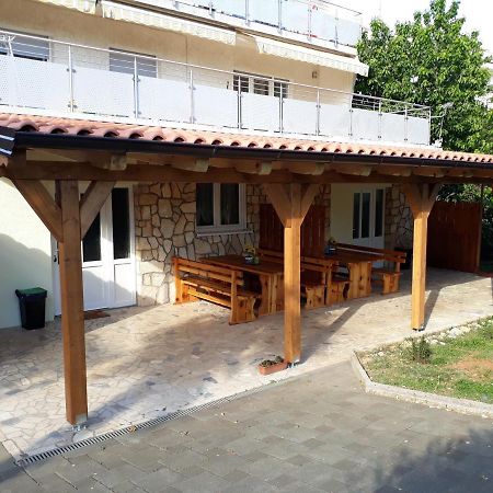 Apartments Roko Кострена Екстериор снимка