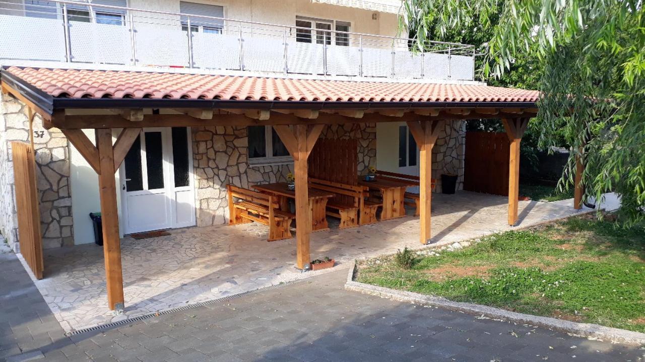 Apartments Roko Кострена Екстериор снимка